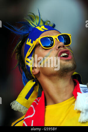 Football - UEFA Euro 2012 - Groupe D - Suède / Angleterre - NSC Olimpiyskiy. Fan de Suède avant le match Banque D'Images