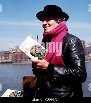 ROBERT GRAVES : 1972 Banque D'Images