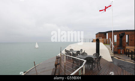 Une vue générale sur le fort de Spitbank dans le Solent entre Portsmouth et l'île de Wight qui a été transformée en un hôtel exclusif. Banque D'Images