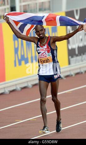 Mo Farah, en Grande-Bretagne, remporte les 5 000 m hommes lors du premier jour des 21e championnats européens d'athlétisme au stade olympique d'Helsinki, à Helsinki. Banque D'Images