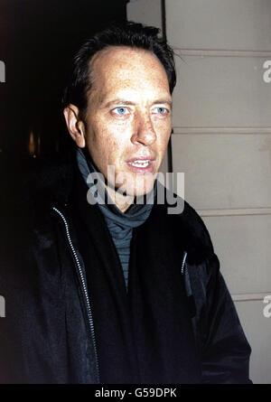 L'acteur Richard E Grant arrive au New Ambassadors Theatre, à Londres, pour assister à la soirée de prévisualisation du spectacle One Woman Berkoff's Women, écrit par Steven Berkoff. Banque D'Images