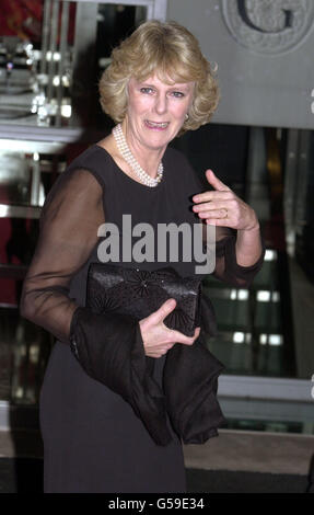 Camilla Parker Bowles, amie de longue date du Prince de Galles, arrive pour le dixième anniversaire de la Commission d'examen des plaintes de la presse (CCP) à Somerset House, à Londres. Banque D'Images