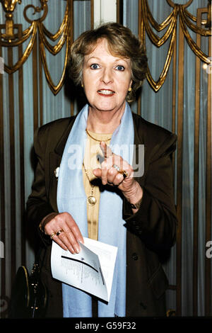 Penelope Keith, OBE, au déjeuner littéraire de Foyles en l'honneur de Tom Courtenay pour célébrer la publication de 'Dear Tom, Letters from Home'. Banque D'Images