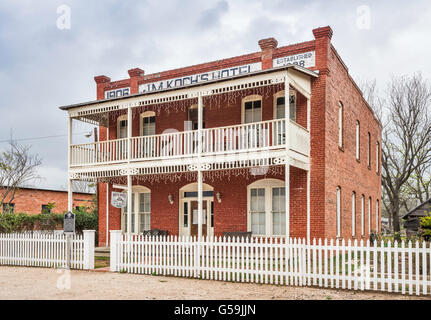 J.M. Historique Koch's Hotel, construit en 1906 dans d'Hanis, Texas, États-Unis Banque D'Images