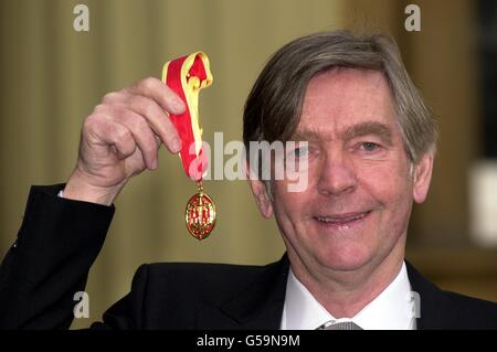 Sir Tom Courtenay d'investiture Banque D'Images