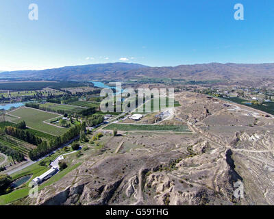 Or, sluicings historique Bannockburn, près de Cromwell, Central Otago, île du Sud, Nouvelle-Zélande - Antenne de drone Banque D'Images