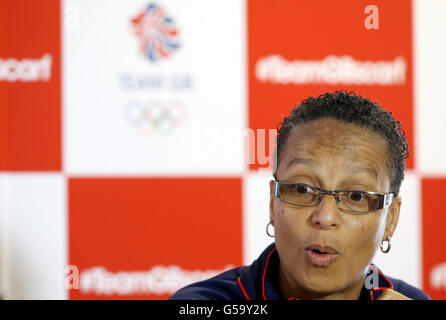 Olympiades - Team Great Britain Women's football Team - session d'entraînement et conférence de presse - Riverside Stadium.Grande-Bretagne Womens entraîneur Hope Powell lors d'une conférence de presse au stade Riverside, Middlesbrough. Banque D'Images