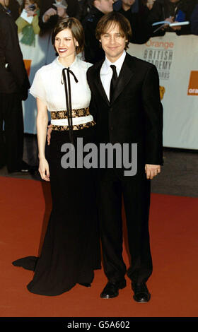 L'actrice américaine Hilary Swank et son mari Chad Lowe assistent aux Orange British Academy film Awards au cinéma Odeon, à Leicester Square à Londres. Banque D'Images