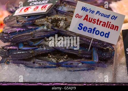 Produire et sur les produits vendus dans le vieux marché de Victoria dans la ville de Melbourne, Australie Banque D'Images