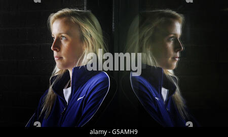 Lynsey Sharp, coureur olympique de 800 m, est photographiée au Meadowbank Sports Center d'Édimbourg. Banque D'Images