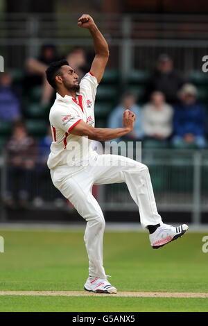 Cricket - LV= Championnat du comté - Division un - troisième jour - Surrey / Lancashire - le terrain de sport. Ajmal Shahzad du Lancashire en action Banque D'Images