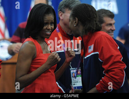 Jeux Olympiques de Londres 2012.LA première dame DES ÉTATS-UNIS Michelle Obama rencontre aujourd'hui des athlètes américains à leur base olympique de Londres. Banque D'Images