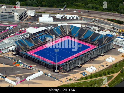 Vue aérienne du parc olympique, à Stratford, dans l'est de Londres, montrant l'arène de hockey olympique.APPUYEZ SUR ASSOCIATION photo.Date de la photo: Jeudi 12 juillet 2012.Le crédit photo devrait se lire comme suit : Dominic Lipinski/PA Wire Banque D'Images