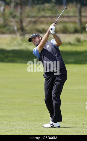 Le Retief Goosen d'Afrique du Sud pendant la quatrième journée d'entraînement pour le Championnat d'Open 2012 au Royal Lytham & St. Annes Golf Club, Lytham & St Annes. Banque D'Images