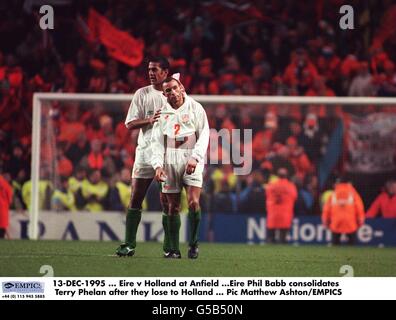 96 Euro ... Qualifing match ... Rep de l'Irlande v Holland Banque D'Images