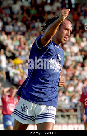 Football - amical - Rangers contre Hvidovre. Mark Hateley, Rangers, célèbre après avoir marqué Banque D'Images