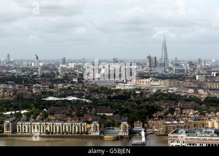 Stock de la ville de Londres.Vue générale sur les gratte-ciel de Londres depuis Canary Wharf, y compris le Shard et le Tower Bridge. Banque D'Images