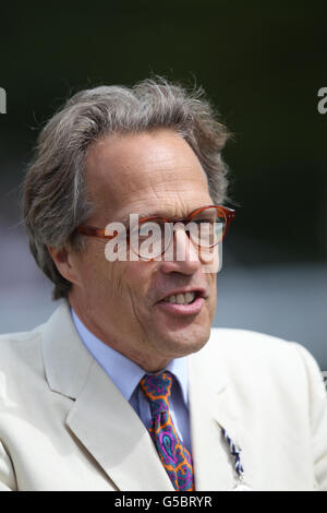 Courses hippiques - 2012 Glorious Goodwood Festival - Ladies' Day - Goodwood Racecourse.Président de l'hippodrome de Goodwood Lord March pendant la Journée des dames du glorieux festival de Goodwood à l'hippodrome de Goodwood, Chichester. Banque D'Images