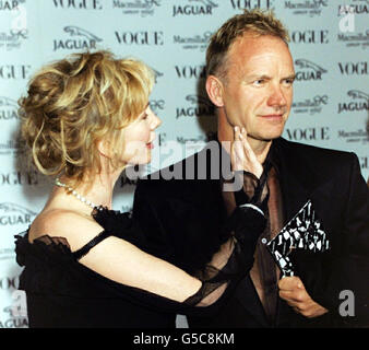 La pop star Sting et sa femme Trudie Styler lors du dîner de gala caritatif « sa mode » au Waddesdon Manor, Buckinghamshire. Le dîner, à l'aide de l'organisme de bienfaisance Macmillan cancer relief, a été suivi par des créateurs de mode, des mannequins et des célébrités. Banque D'Images