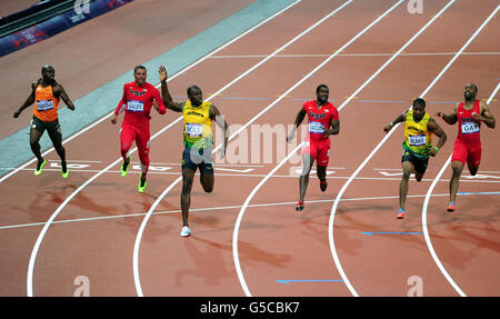 Le Bolt Usain de la Jamaïque remporte la finale masculine de 100m le neuvième jour des Jeux Olympiques au stade olympique de Londres. Banque D'Images