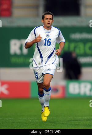 Football - International friendly - pays de Galles / Bosnie-Herzégovine - Parc y Scarlets. Senad Lulic, Bosnie-Herzégovine Banque D'Images