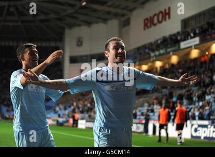 Football - npower football League One - Coventry City v Sheffield United - Ricoh Arena.Stephen Elliott, de Coventry City, célèbre son premier but Banque D'Images