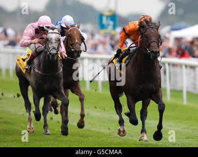 Les courses de chevaux - Victoria Festival 2012 - Darley Yorkshire Oaks & Ladies Day - Hippodrome de York Banque D'Images