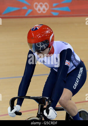 Le Victoria Pendleton de Grande-Bretagne à la finale du quart de sprint féminin le dixième jour des Jeux Olympiques au vélodrome de Londres. Banque D'Images