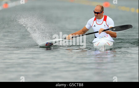 Tim Brabant, en Grande-Bretagne, en action lors de la finale A du kayak individuel masculin à Eton Dorney le douze jour des Jeux Olympiques de Londres 2012. Banque D'Images