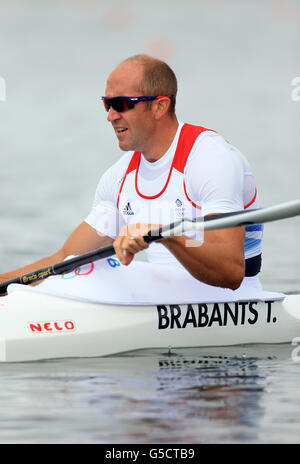 Tim Brabant, en Grande-Bretagne, en action lors de la finale A du kayak individuel masculin à Eton Dorney le douze jour des Jeux Olympiques de Londres 2012. Banque D'Images