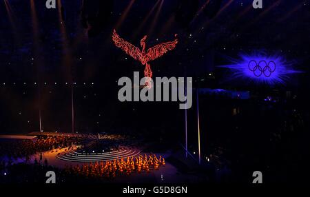 La flamme olympique est éteinte lors de la cérémonie de clôture des Jeux Olympiques de Londres 2012 au stade olympique de Londres. PHOTO DE L'ASSOCIATION RESS. Date de la photo: Dimanche 12 août 2012. Voir PA Story Jeux olympiques . Le crédit photo devrait se lire comme suit : David Davies/PA Wire. Banque D'Images