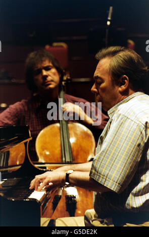 Julian (à gauche) et Lord Andrew Lloyd Webber répètent au Royal Albert Hall de Londres.Les frères se réaliseront ensemble pour la première fois en public lors d'un concert spécial de gala en faveur de la Fiducie du Prince sur le site. Banque D'Images