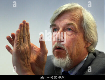Le professeur Higgs conférence de presse Banque D'Images