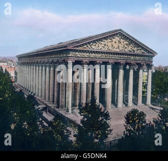 Die Kirche Madeleine gehört zu den wichtigsten Sehenswürdigkeiten von Paris. France, Europe, voyage, années 10, 20, 20e siècle, l'Eglise de la Madeleine, l'église de la Madeleine, archive, Carl Simon, histoire, historique, église, temple, classicisme, colonne, monument, ville, habitant à la main, lame de verre de couleur Banque D'Images