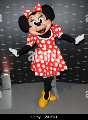 Minnie Mouse au lancement de la collection Inspired by Minnie Mouse, où les designers ont créé un certain nombre de « Minnie must Haves » pour former la collection pour Disney dans le cadre de la London Fashion week printemps/été 2013, à Somerset House, Londres. APPUYEZ SUR ASSOCIATION photo. Date de la photo: Samedi 15 septembre 2012. Les dessins doivent être vendus à des fins caritatives par vente aux enchères. Le crédit photo devrait indiquer : PA Wire Banque D'Images