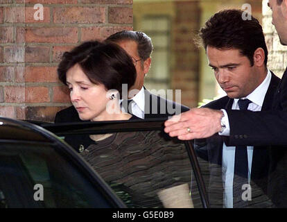 Jeffrey Archer Mère Funeral Banque D'Images