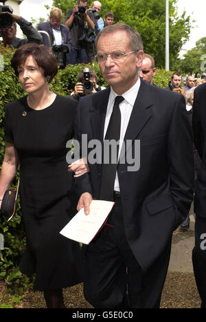 Jeffrey Archer Mère Funeral Banque D'Images