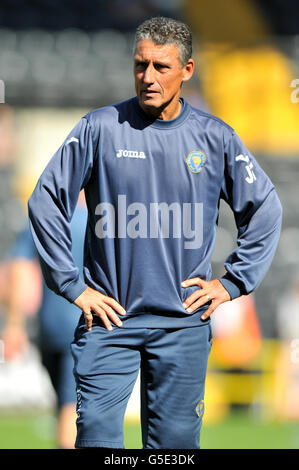 Football - npower League One - Notts County / Shrewsbury Town - Meadow Lane. John Trewick, entraîneur de Shrewsbury Town Banque D'Images