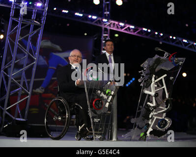 Sir Philip Craven, président de l'IPC (à gauche), et Sebastian COE, président du LOCOG, lors de la cérémonie d'ouverture des Jeux paralympiques de Londres de 2012 au stade olympique de Londres. Banque D'Images