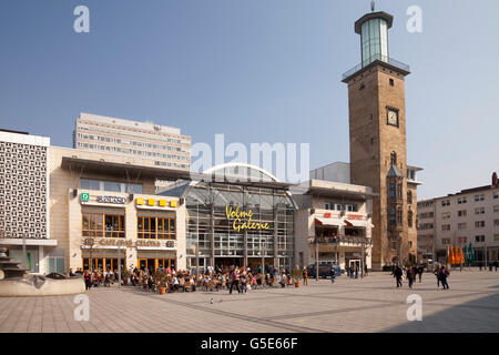 Rathausturm tower et centre commercial galerie Volme sur Friedrich-Ebert-Platz, old town hall, Hagen, Ruhr Banque D'Images