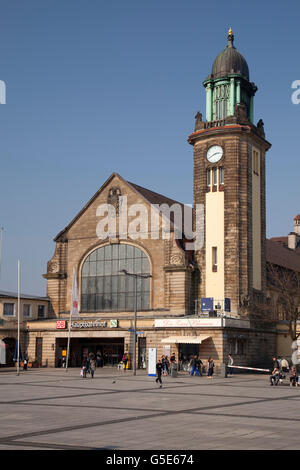 La gare centrale, Berliner Platz, Hagen, Ruhr, Rhénanie du Nord-Westphalie, PublicGround Banque D'Images