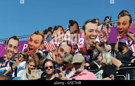 Jeux paralympiques de Londres - jour 7.Les fans des États-Unis dans les stands pendant le match final des hommes Quads lors de l'événement de tennis en fauteuil roulant à Eton Manor, Olympic Park, Londres. Banque D'Images