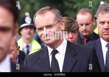 Jeffrey Archer Mère Funeral Banque D'Images