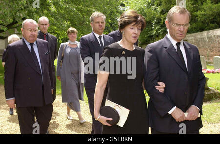 Jeffrey Archer Mère Funeral Banque D'Images