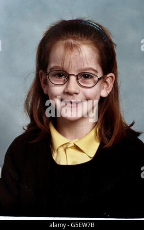 Non daté, collectez la photo de Helen McCulloch, âgée de huit ans, de Saltcoats qui se sont noyés dans un camp de vacances à Newcastleton. Helen est décédée au parc Whithaugh, qui est dirigé par l'association caritative chrétienne Barnabas Trust depuis 1922 * malgré les efforts d'un médecin pour la réanimer. Banque D'Images