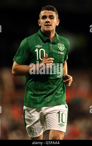 Football - International friendly - République d'Irlande / Oman - Craven Cottage. Robbie Brady de la République d'Irlande en action Banque D'Images