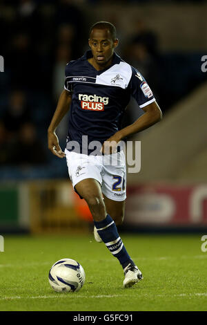 Football - npower football League Championship - Millwall v Cardiff City - The Den.Jimmy Abdou de Millwall Banque D'Images