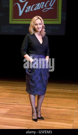 JK Rowling lance son premier roman pour adultes, The Casual Vacancy, au Queen Elizabeth Hall, Southbank Center, Londres. Banque D'Images