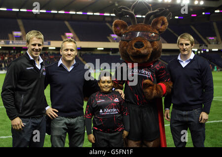 Rugby Union - RaboDirect PRO12 - Edinburgh Rugby / Trévise - Murrayfield.Mascots pose pour une photo à Halftime pendant le match RapoDirect PRO12 au stade Murrayfield, Édimbourg. Banque D'Images