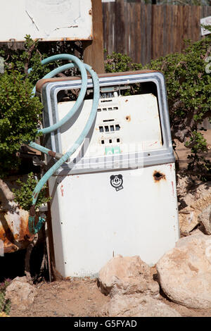 Ancienne pompe à essence Solitaire - en Namibie Banque D'Images